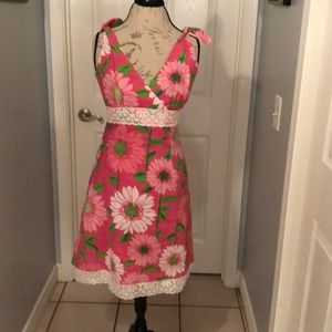 Beautiful Lilly Pulitzer floral dress 👗